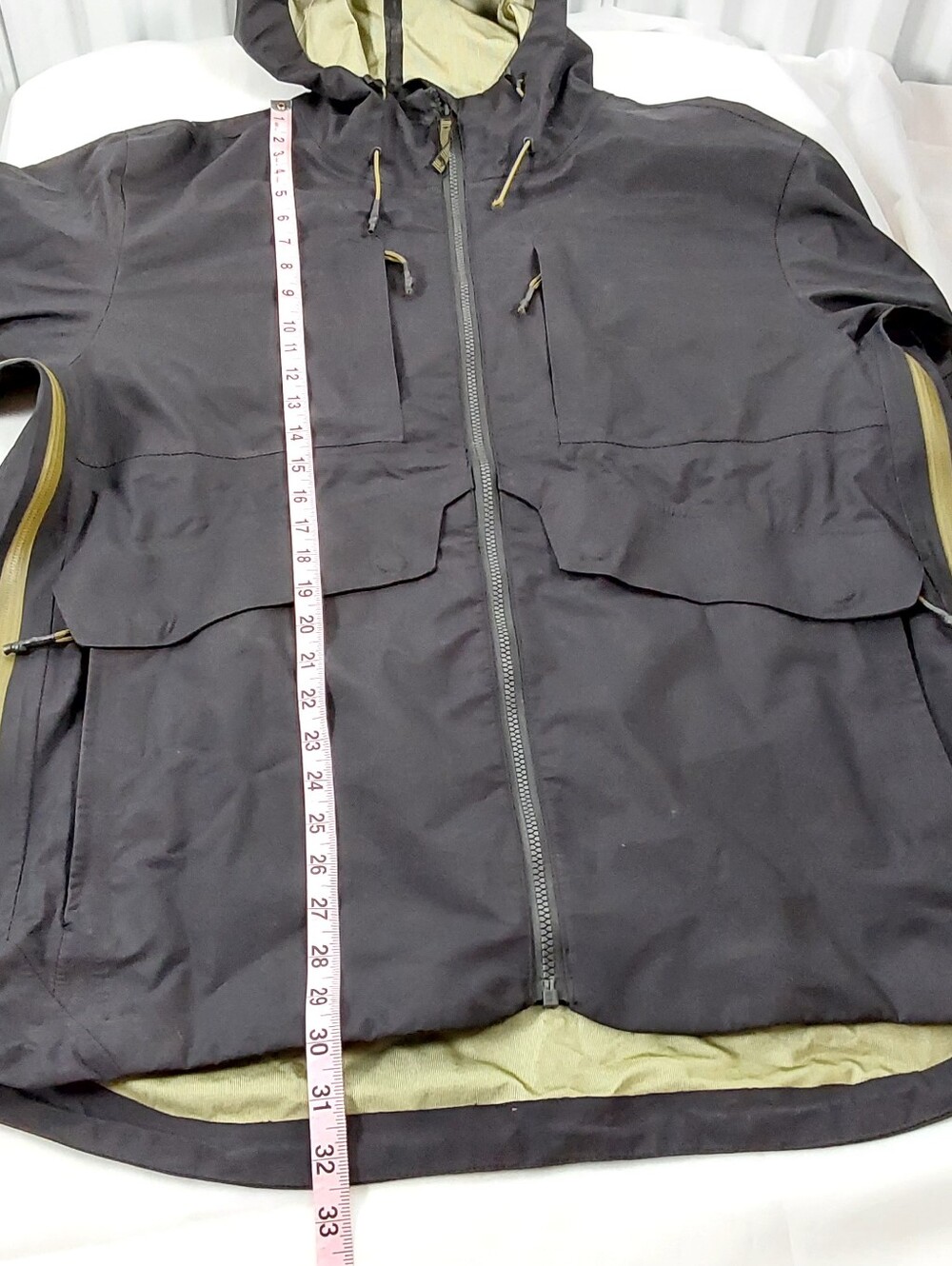 Viktos 3l Team Hardshell Jacket - Picture 14 of 15
